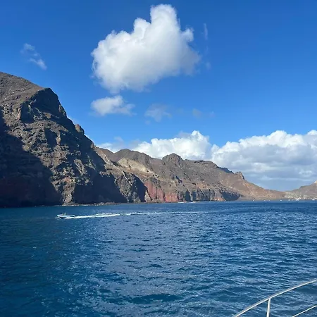 Luxury Yacht In Cruz Port Optional At Extra Cost Tour With Skipper & Stewardess, Cocktails, Food, Islandwide Pick-up And Return Botel