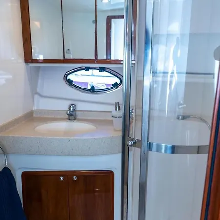 Luxury Yacht In Cruz Port Optional At Extra Cost Tour With Skipper & Stewardess, Cocktails, Food, Islandwide Pick-up And Return Ботель *