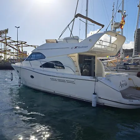 Luxury Yacht In Cruz Port Optional At Extra Cost Tour With Skipper & Stewardess, Cocktails, Food, Islandwide Pick-up And Return * Santa Cruz de Tenerife