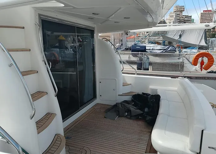 Ботель Luxury Yacht In Cruz Port Optional At Extra Cost Tour With Skipper & Stewardess, Cocktails, Food, Islandwide Pick-up And Return Санта-Крус-де-Тенерифе