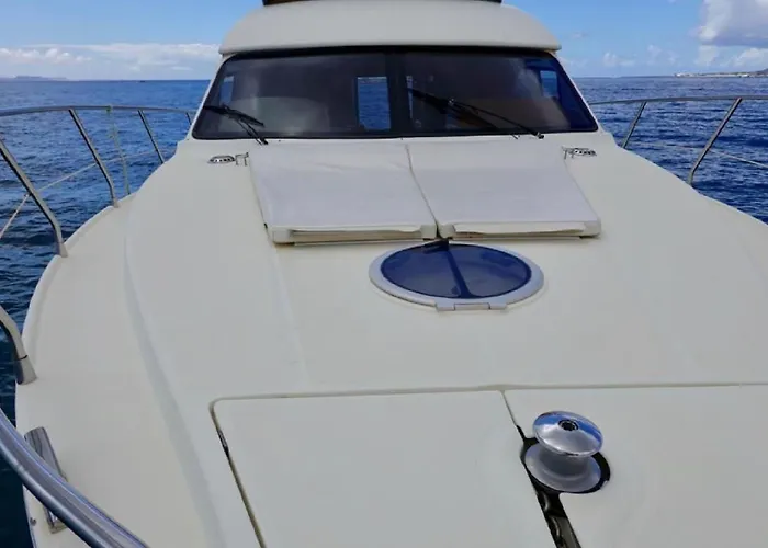 Luxury Yacht In Cruz Port Optional At Extra Cost Tour With Skipper & Stewardess, Cocktails, Food, Islandwide Pick-up And Return Ботель Санта-Крус-де-Тенерифе
