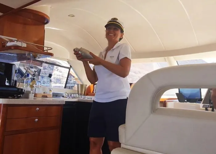 Ботель Yacht Experience Tenerife 24h Tour With Private Skipper & Private Hostess With Cocktails, Sandwiches, Free Minibar And Free Islandwide Pick-up And Return In A Tesla S Sportscar *