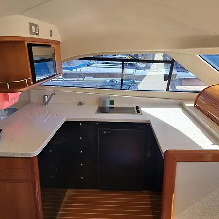 Båthotell Luxury Yacht In Cruz Port Optional At Extra Cost Tour With Skipper & Stewardess, Cocktails, Food, Islandwide Pick-up And Return