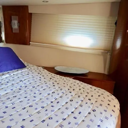 Luxury Yacht In Cruz Port Optional At Extra Cost Tour With Skipper & Stewardess, Cocktails, Food, Islandwide Pick-up And Return