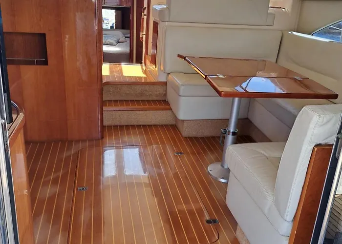 ספינת מלון Luxury Yacht In Santa Cruz Port Optional At Extra Cost Plus Tour With Skipper & Stewardess, Cocktails, Food, Islandwide Pick-Up And Return
